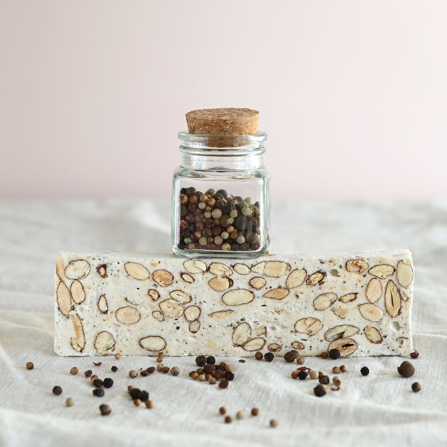 Les fêtards - Nougat blanc au poivre noir de Penja