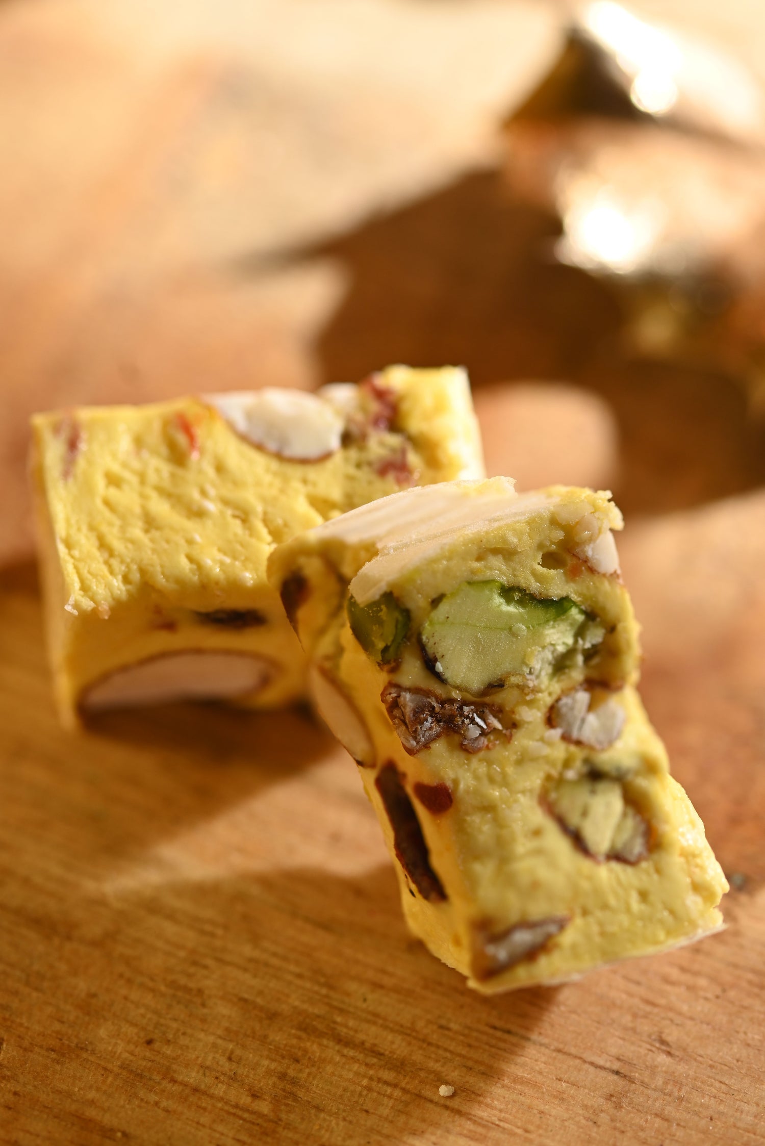 L'aventurier - Nougat blanc au safran, cranberry et pistache
