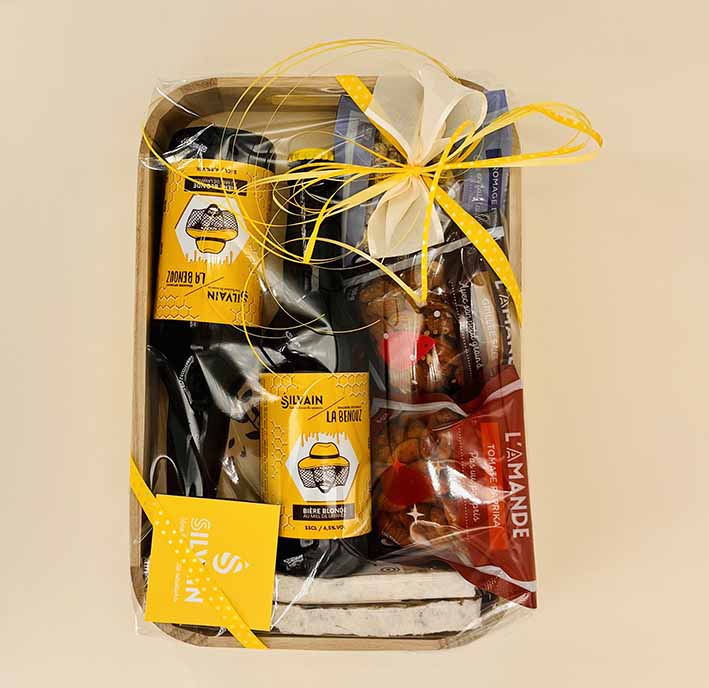 Coffret apéritif avec amandes, nougats et bières au miel de Provence.